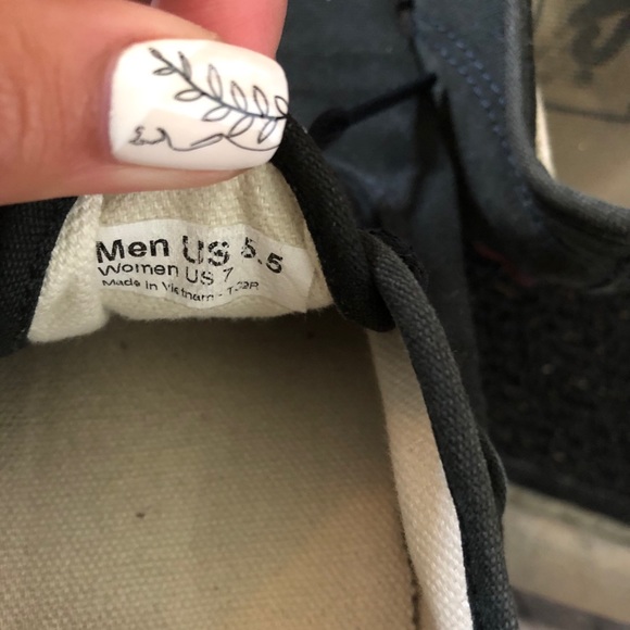 Black Vans - Picture 4 of 4